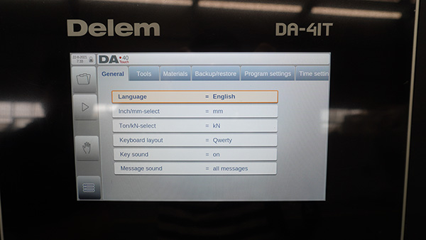 Delem DA CNC controller touchscreen for press brake programming