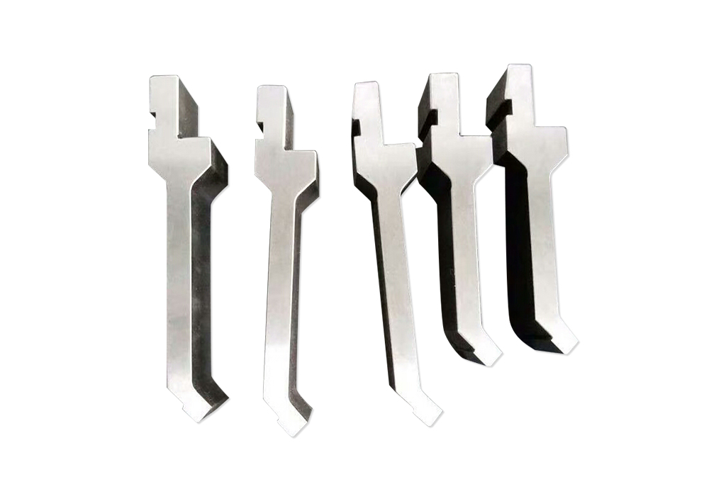Standard press brake upper dies and punch profiles